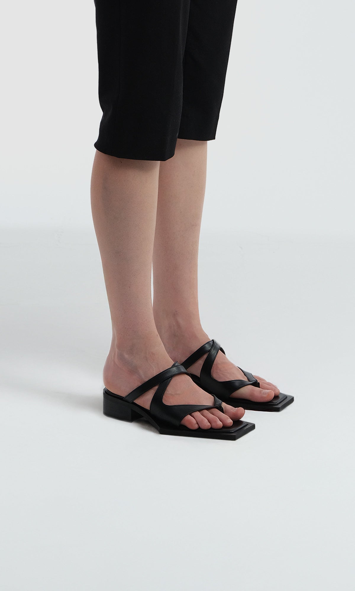 Karel Mule - Black