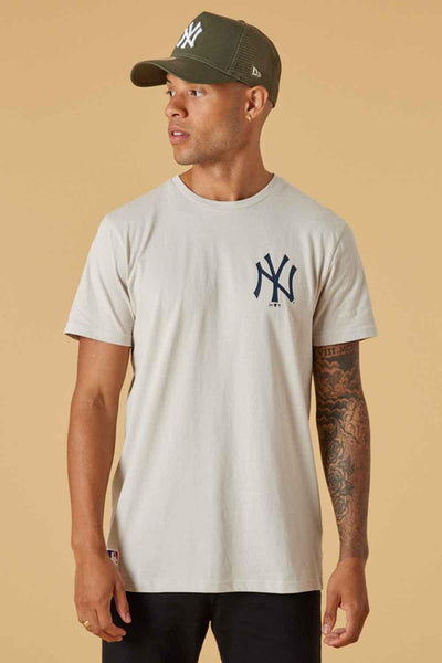 New Era Mlb  New York Yankees Mb League Essential Black T-Shirt