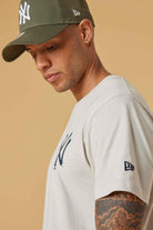 New Era | League Essential Oversized Tee NY Yankees 2 | Milagron