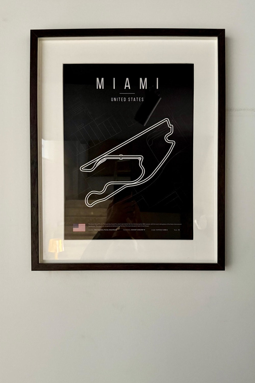livingstore-F1 Runway Miami-Duvar Dekorları-1-Milagron.com