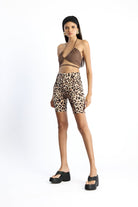 no'design-Karyoka Dikişli Leopar Desenli Bicker Şort-Şort-1-Milagron.com