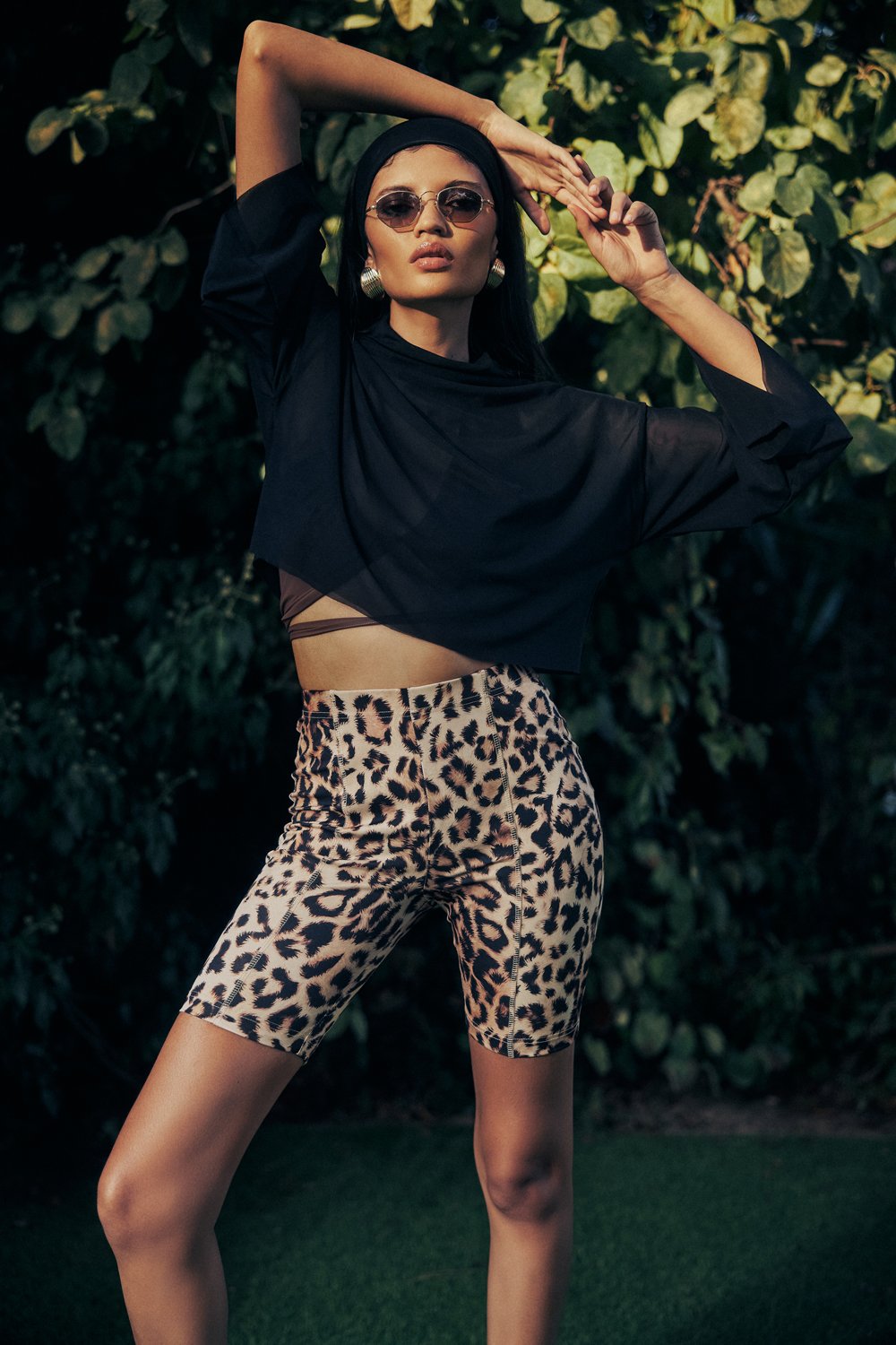 no'design-Karyoka Dikişli Leopar Desenli Bicker Şort-Şort-3-Milagron.com