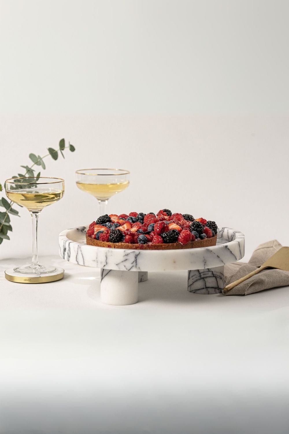 oinostudio-Harriet Ayaklı Sunum Tepsisi-Sunum Aksesuarları-6-Milagron.com