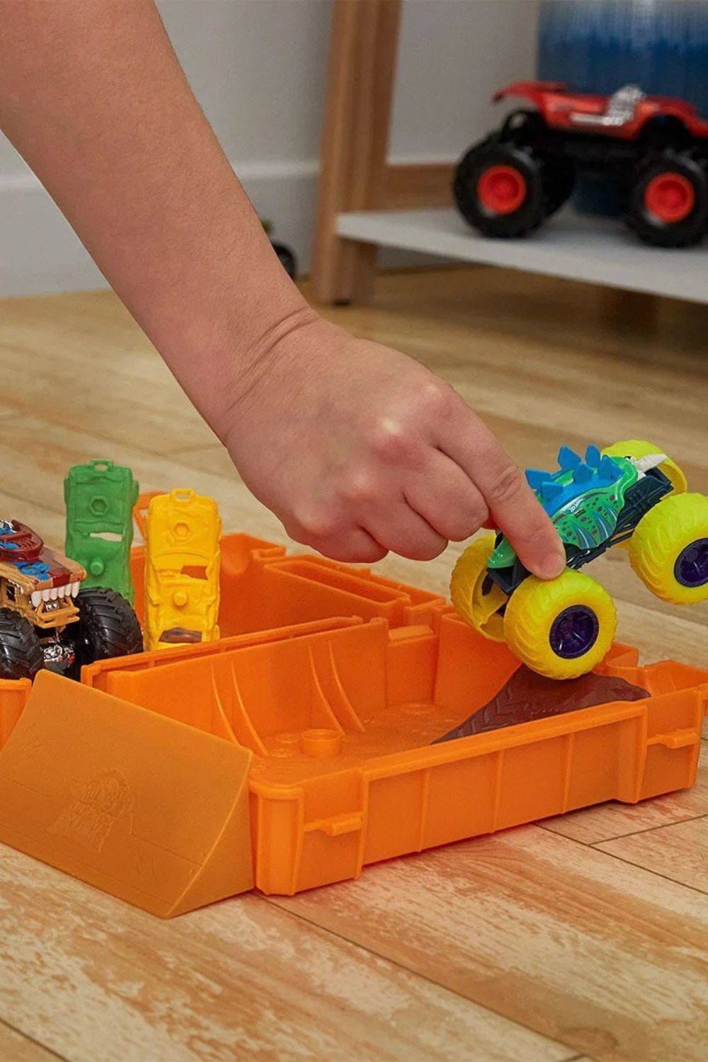 Monster Trucks Taşınabilir Oyun Seti - 2