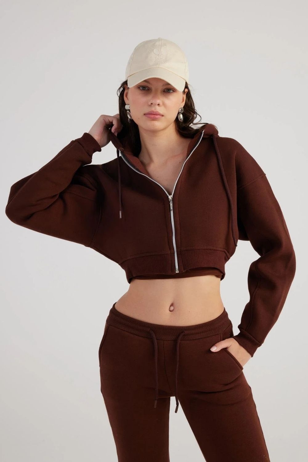 Kadın Kahverengi Kapüşonlu Uzun Kol Fermuarlı Crop Mixed Sweat - 3