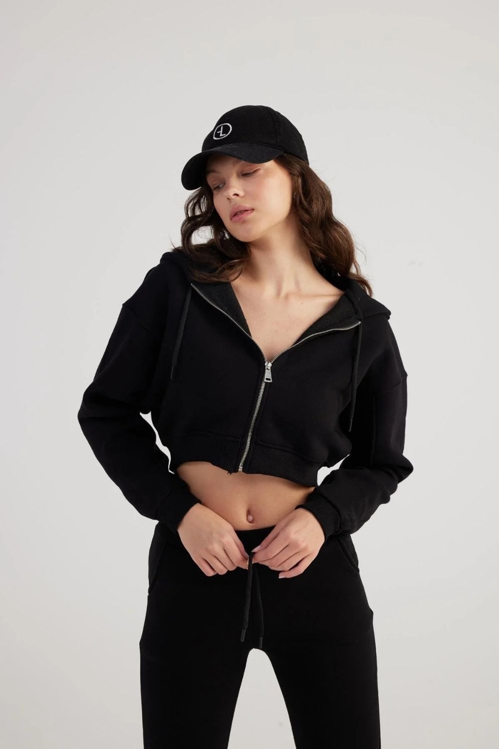 Kadın Siyah Kapüşonlu Uzun Kol Fermuarlı Crop Mixed Sweat - 3