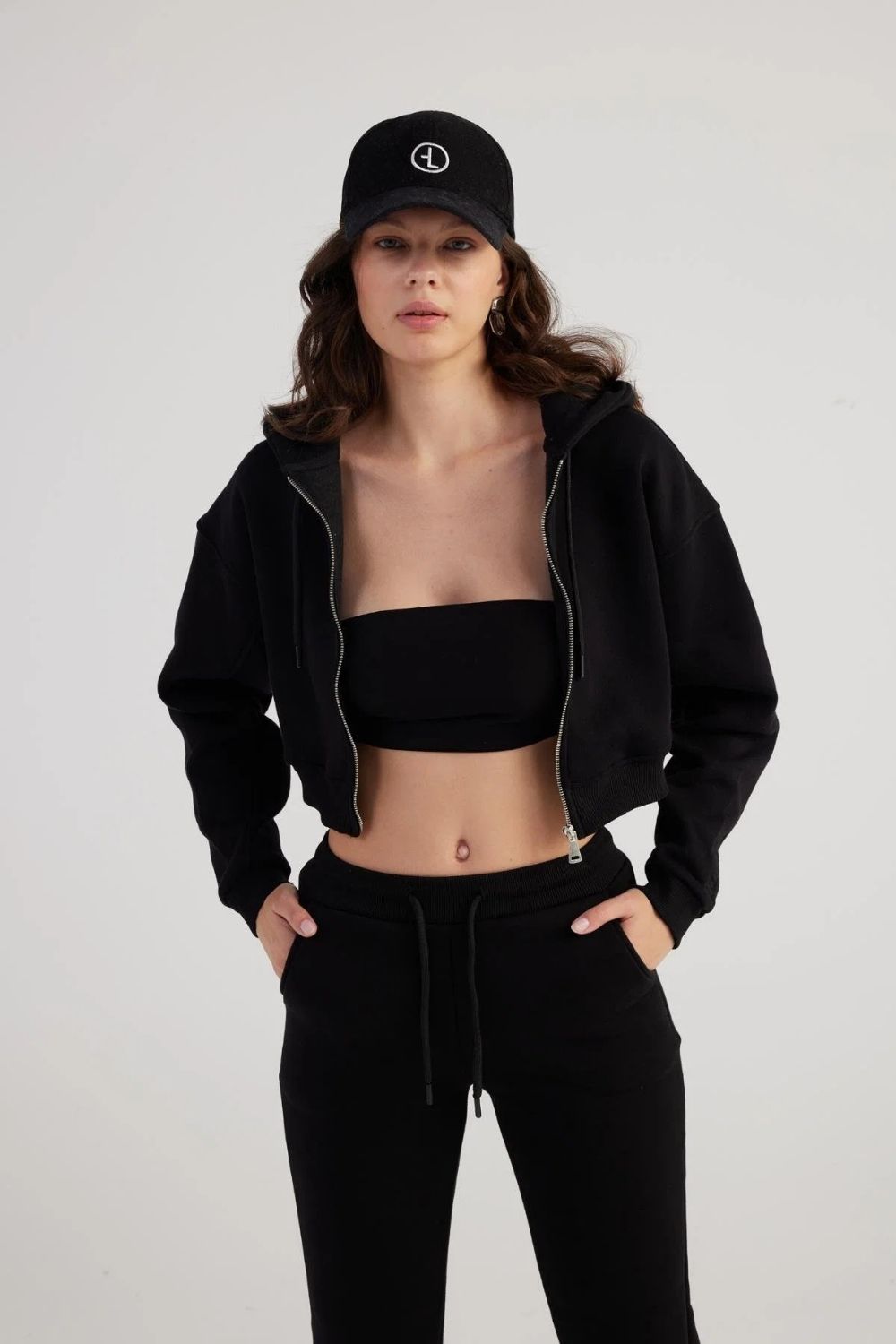 Kadın Siyah Kapüşonlu Uzun Kol Fermuarlı Crop Mixed Sweat - 4