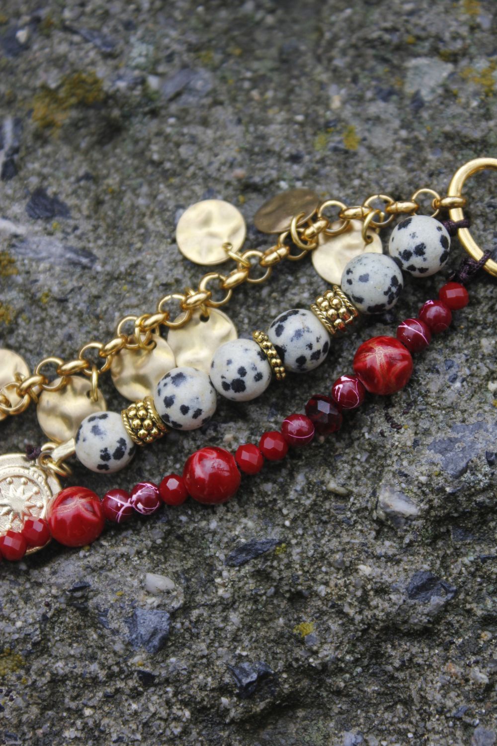 Le Dalmatien Kırmızı Ekru Gold Boncuklu Madalyon Detaylı Zincirli Çanta Charmı ve Anahtarlık - 2