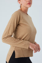 Peraluna Vanessa Pullover Merino Yünlü Yanları Yırtmaçlı Ince Kadın Triko Kazak - Camel Melanj