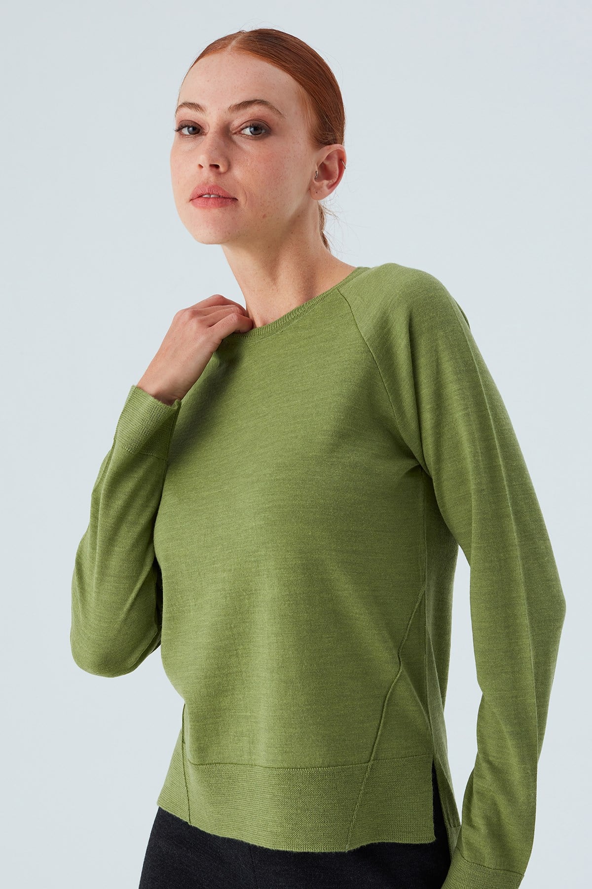 Peraluna Vanessa Pullover Merino Yünlü Yanları Yırtmaçlı Ince Kadın Triko Kazak - Yeşil
