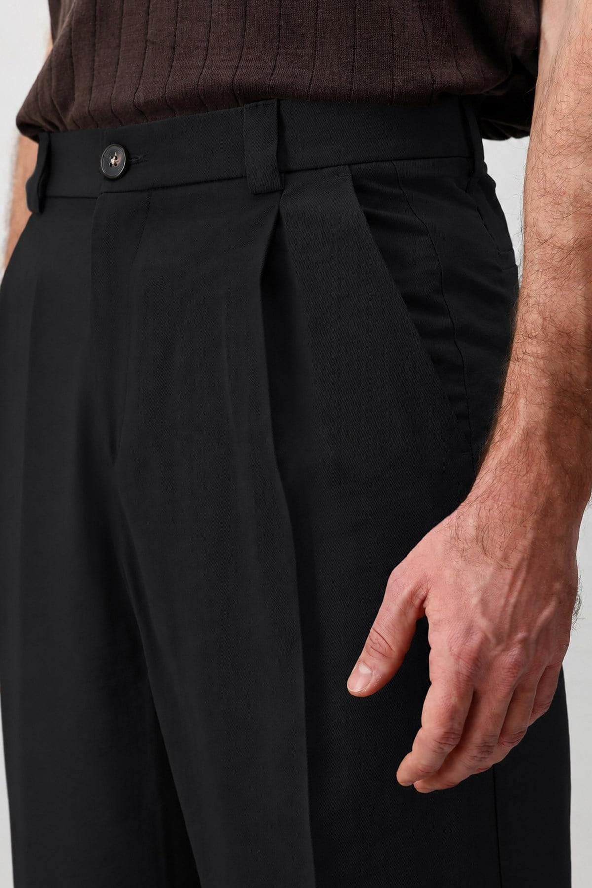 Antioch Siyah Pileli Relaxed Fit Erkek Pantolon