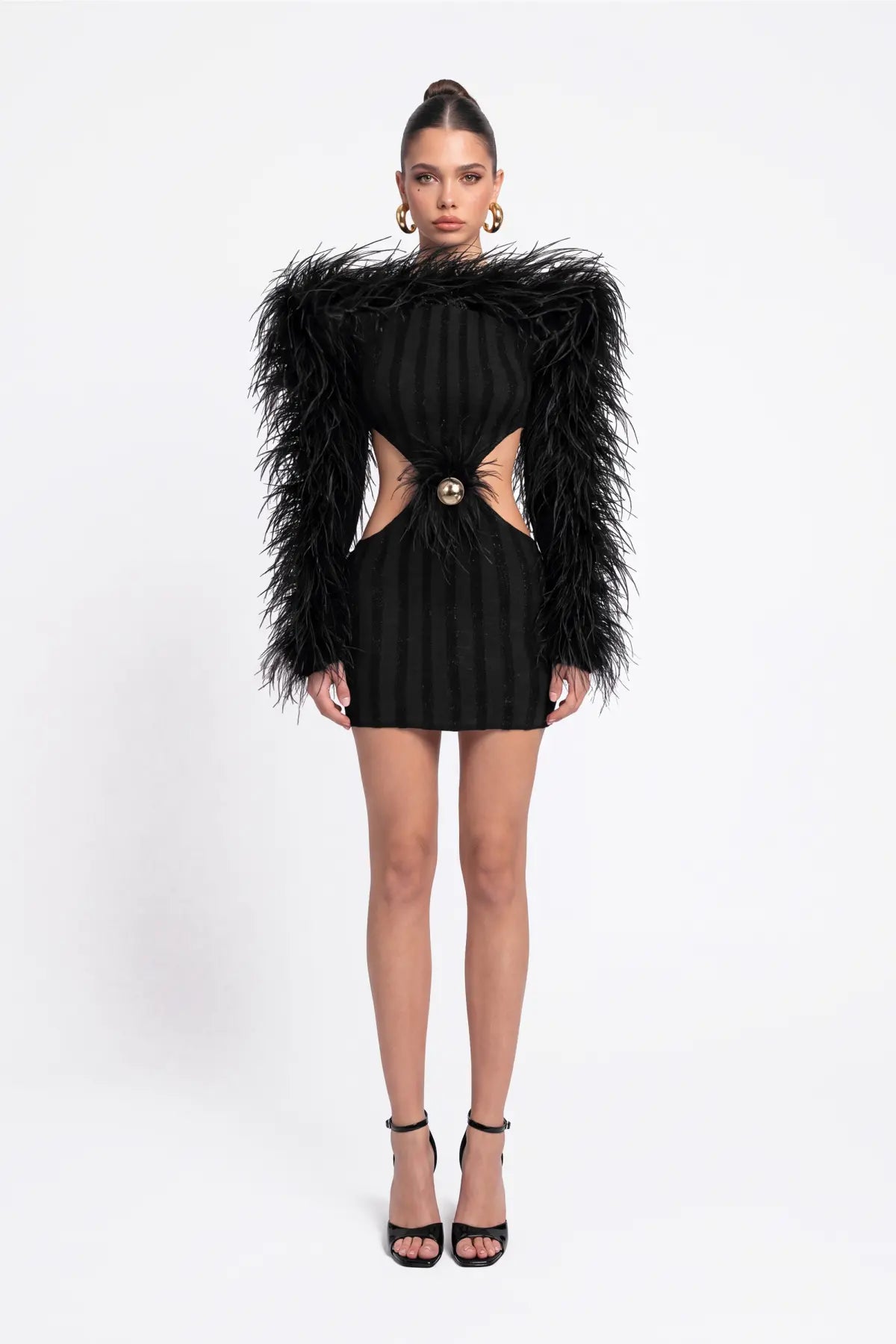 SiYah Tüy Detayli Cut-Out KadiFe ŞeriTli MiNi ElbiSe