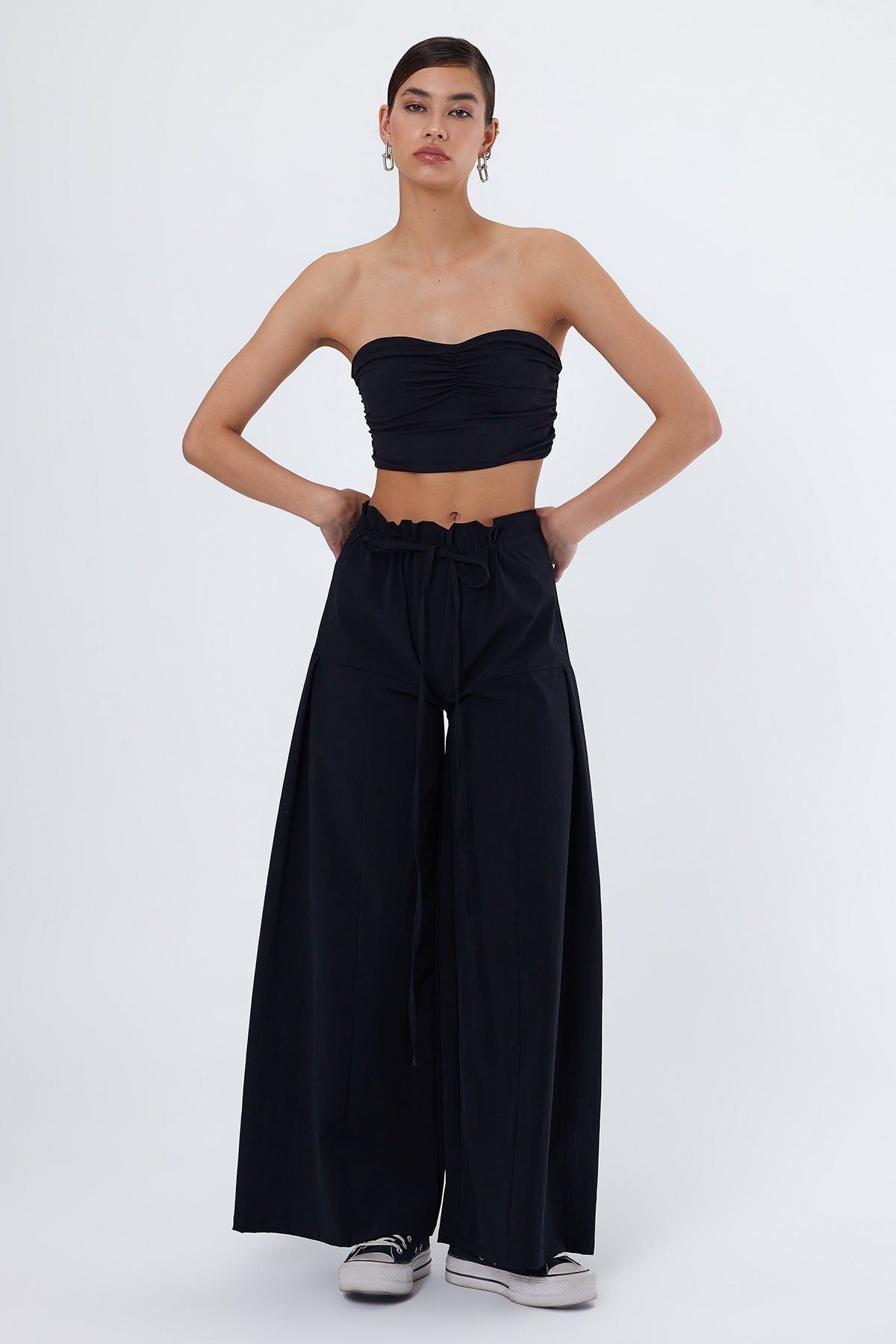 Tana Siyah Straplez Crop Top