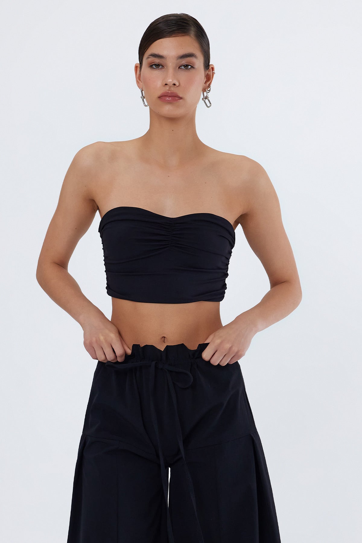 Tana Siyah Straplez Crop Top