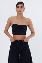 Tana Siyah Straplez Crop Top