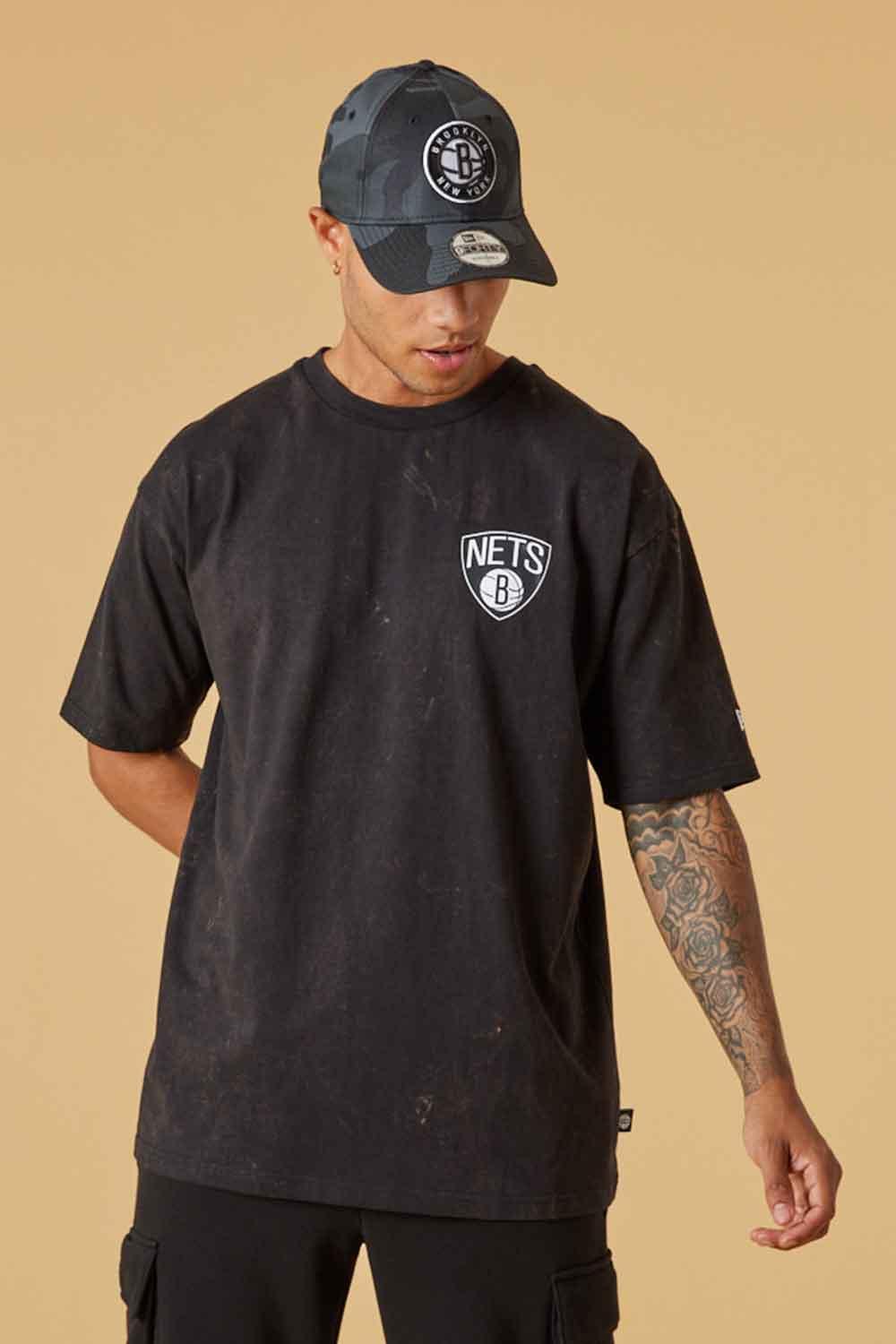 New Era | Washed Pack Graphic Oversized Tee Brooklyn Nets  | Milagron