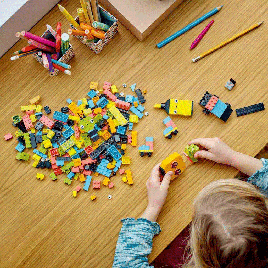 Lego Lego Classic Yaratıcı Neon Eğlence Yapım Parçaları 333 Parça +5 Yaş Lego Classic | Milagron 
