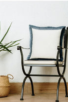 22 Maggio Istanbul-Bicolore Mavi Kadife Kenarlı Keten Yastık 50x50 cm-Yastık-1-Milagron.com