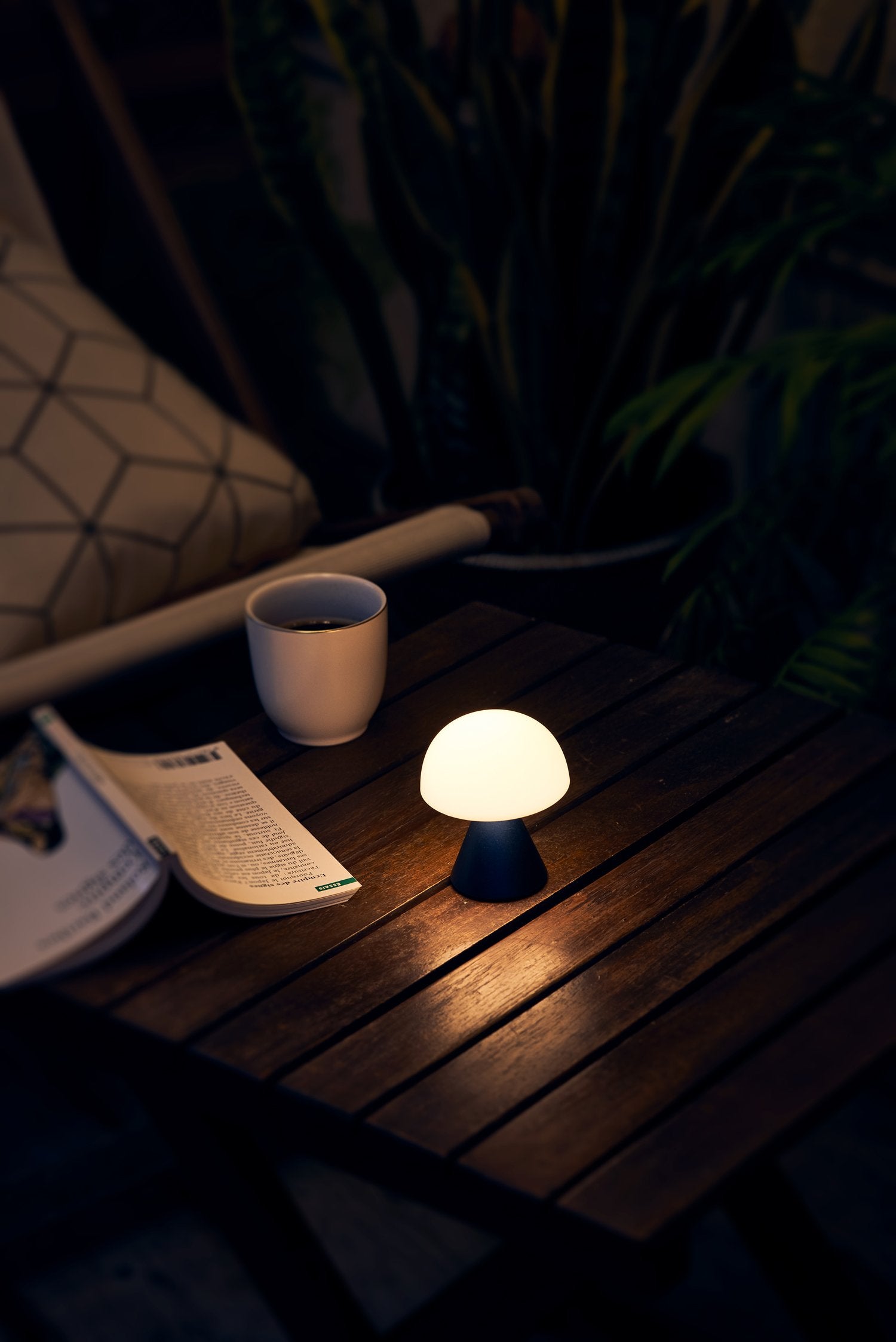 Lexon-Mina Led Lamba Siyah-Masa Lambası-4-Milagron.com