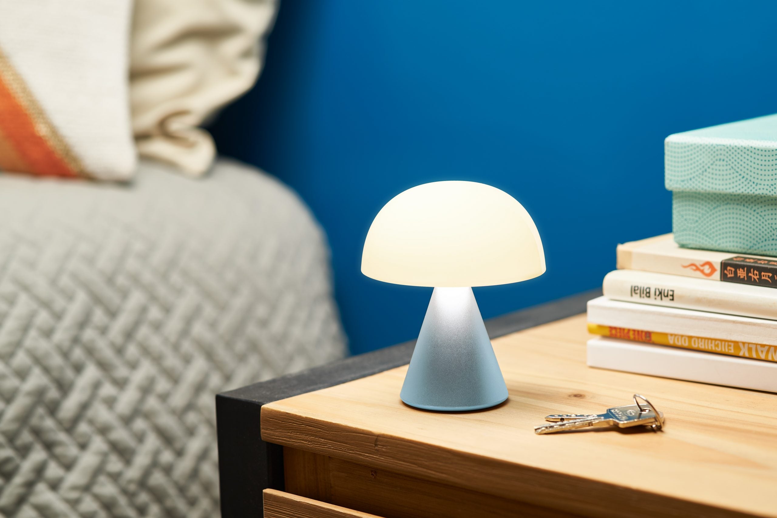 Lexon-Mina M Led Lamba Mavi-Masa Lambası-9-Milagron.com