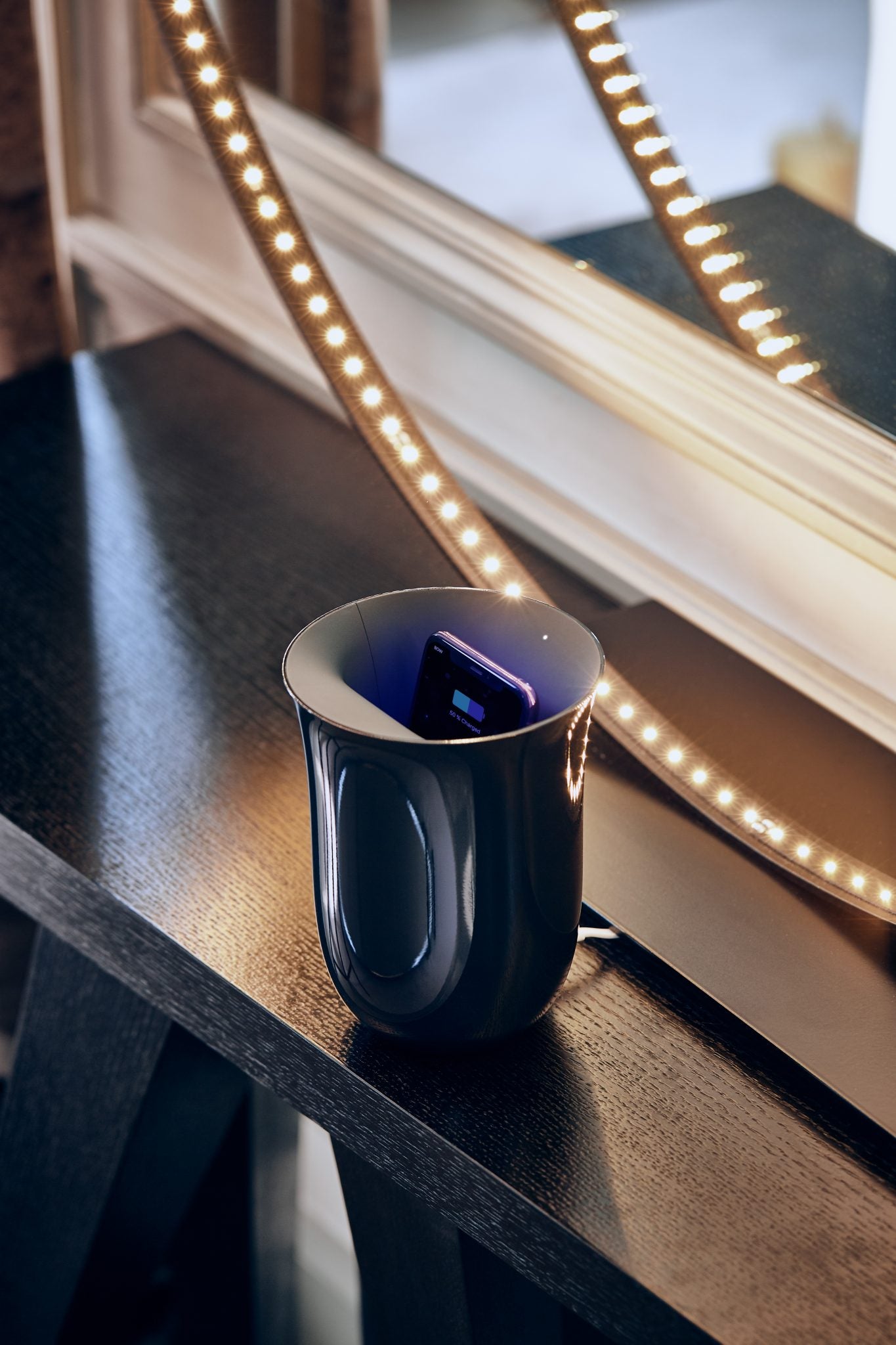 Lexon-Oblio Kablosuz şarj Cihazı Lacivert-Kablosuz Şarj Aleti-3-Milagron.com