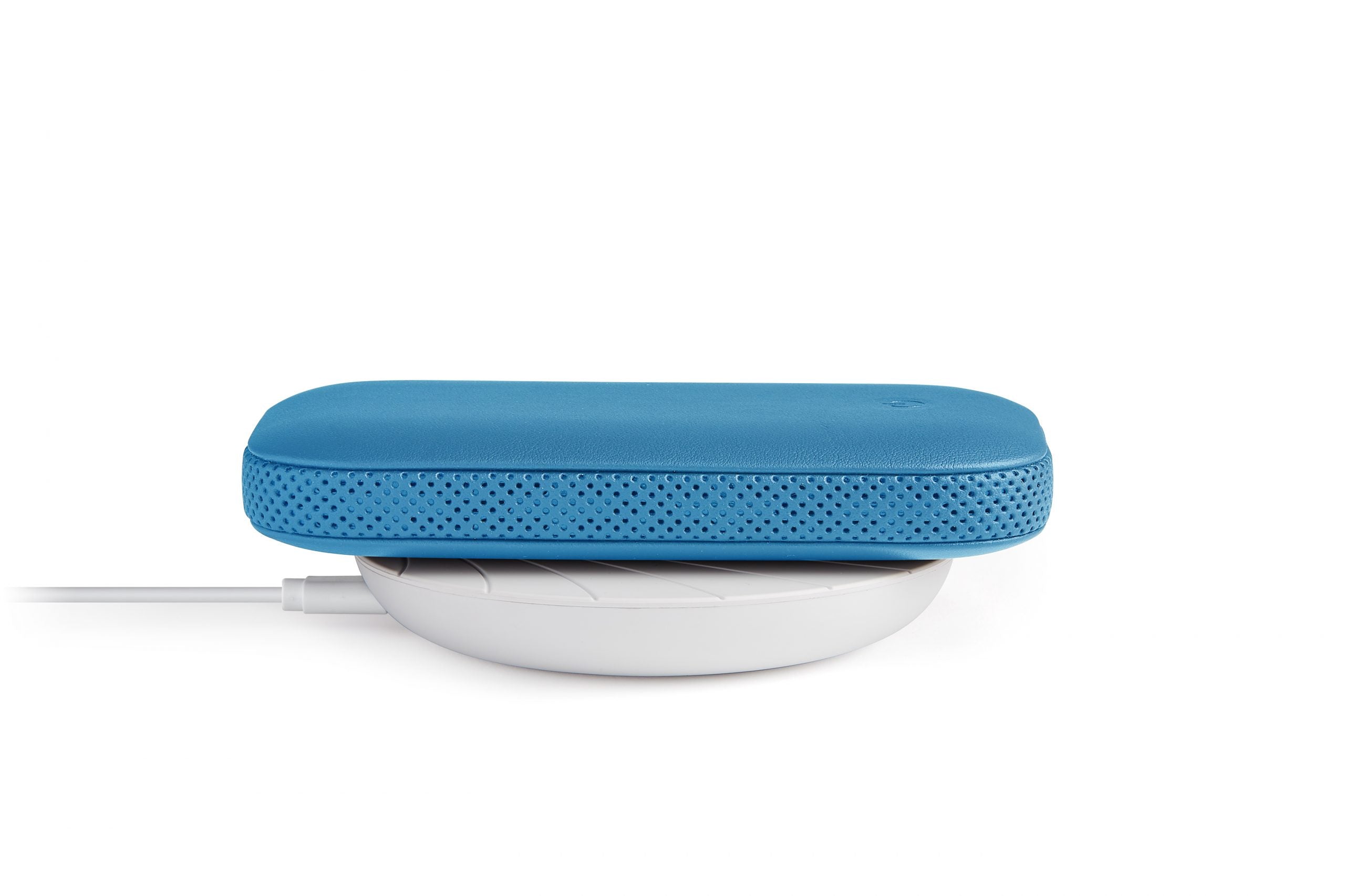 Lexon-Powersound Deri Kablosuz şarj Cihazı Ve Bluetooth Hoparlör-Taşınabilir Hoparlör-8-Milagron.com