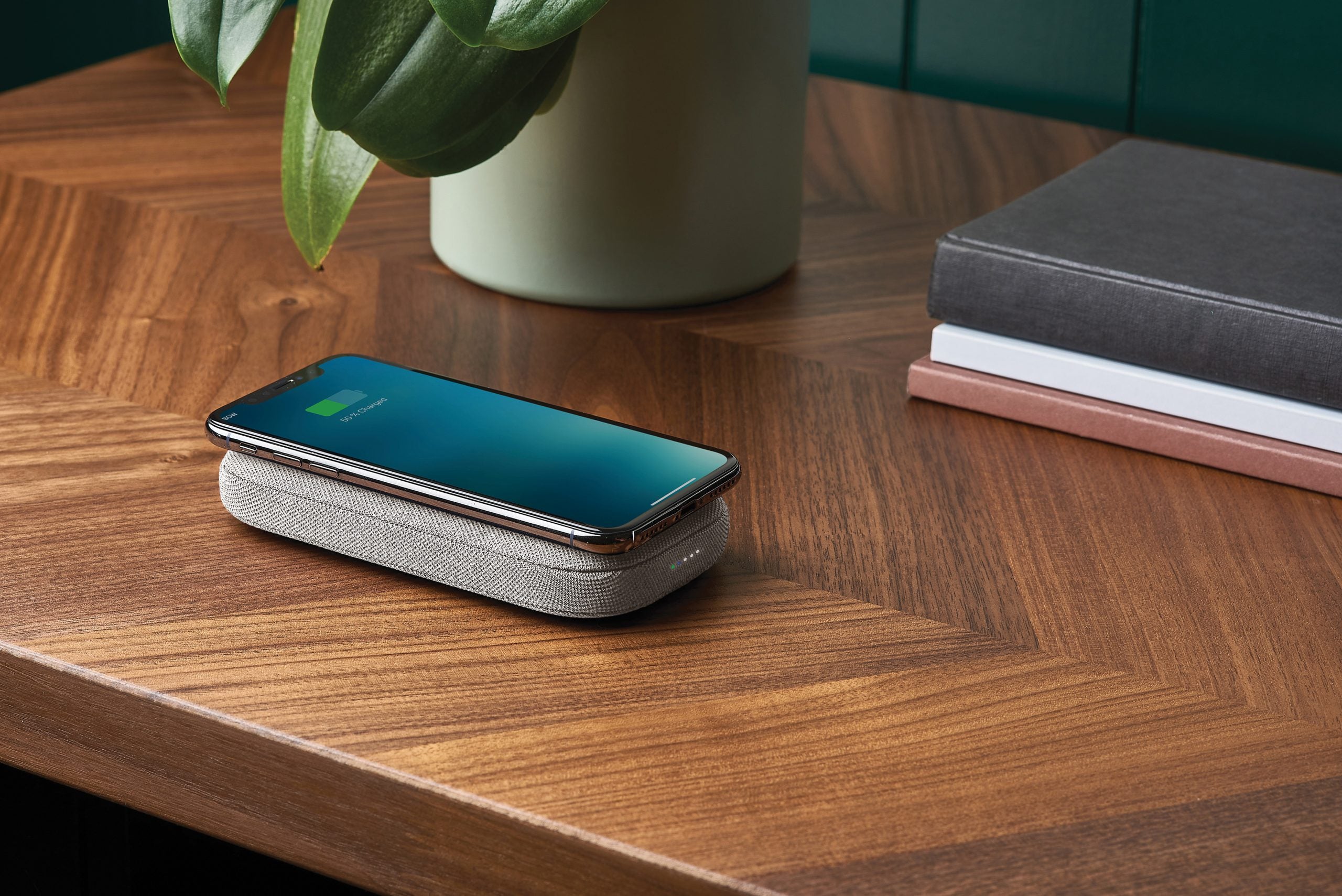 Lexon-Powersound Kablosuz şarj Cihazı Ve Bluetooth Hoparlör-Taşınabilir Hoparlör-7-Milagron.com