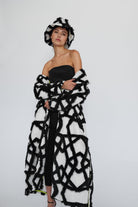 Mirimalist-XXX Siyah Beyaz Kürk Uzun Kaban-Kaban-7-Milagron.com