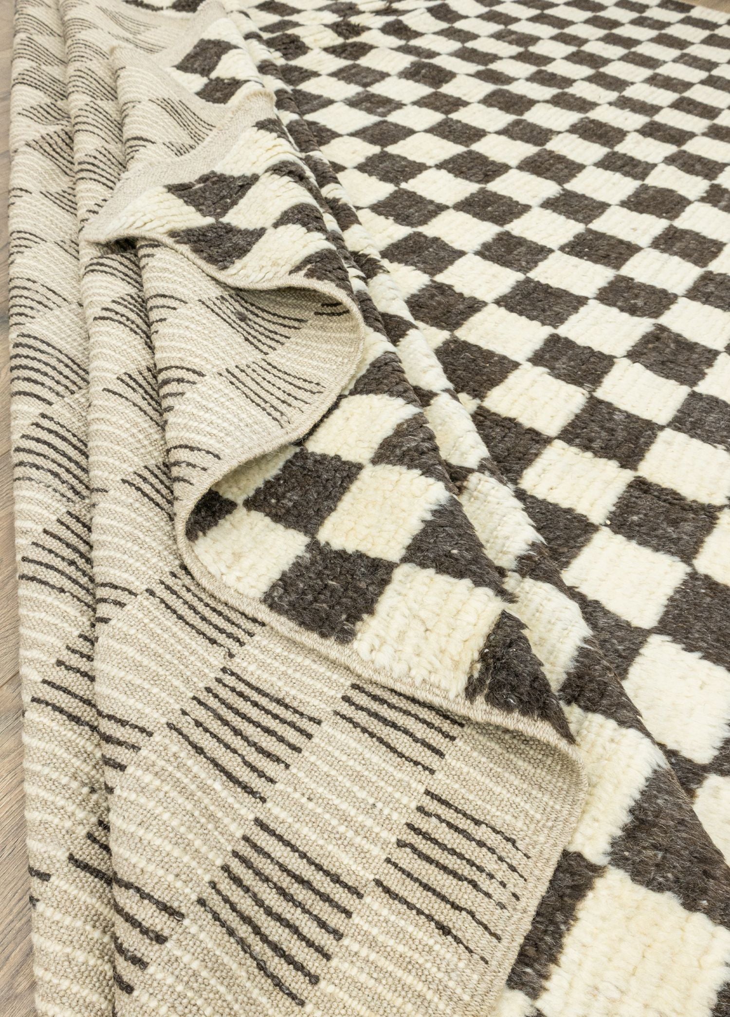 Soho Antiq-Cidal Damalı Büyük El Dokuma Yün Halı 305x436 Cm-Halı-6-Milagron.com