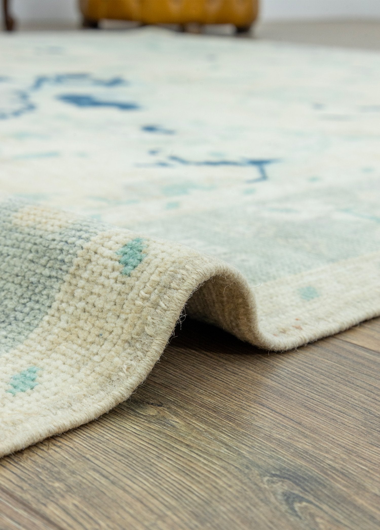 Soho Antiq-Ediz Madalyon Tasarımlı El Dokuma Yün Halı 185x291 Cm-Halı-5-Milagron.com