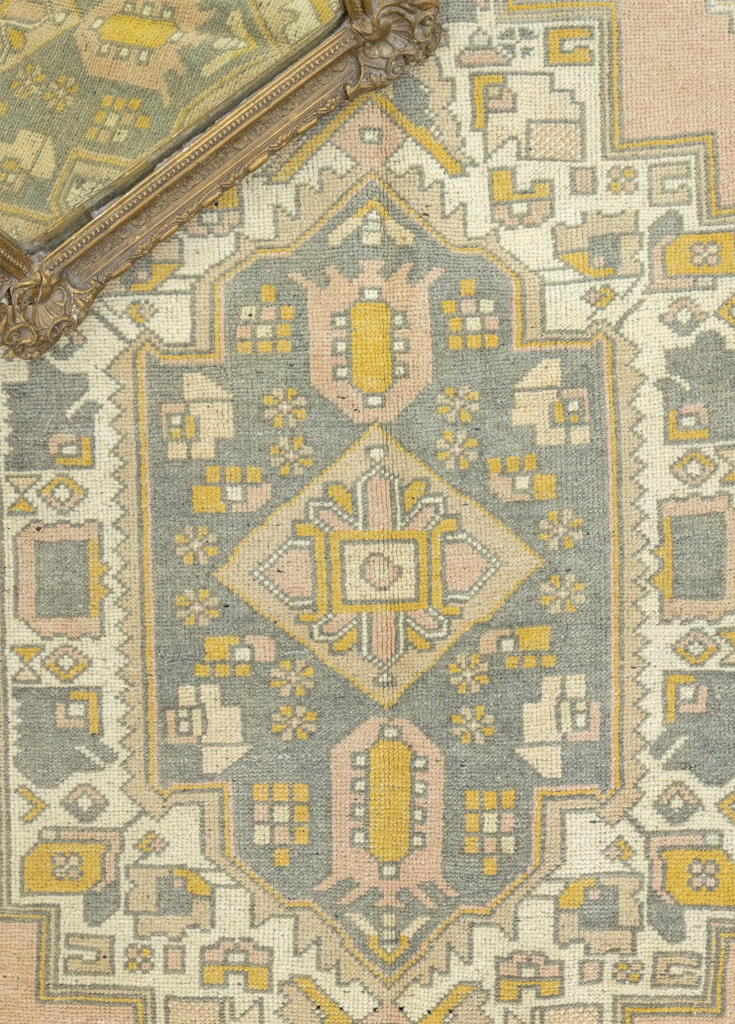 Soho Antiq-Güzler Yöresel Anadolu Desenli El Dokuma Yün Halı 124x228 Cm-Halı-3-Milagron.com