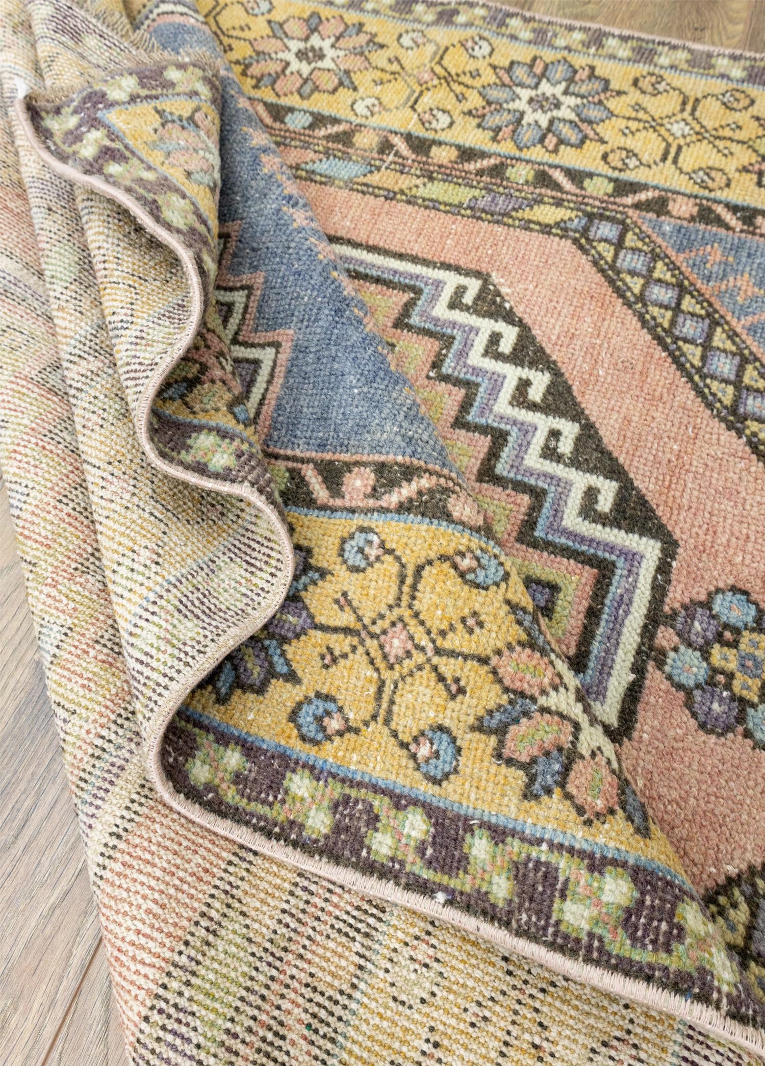 Soho Antiq-Kisre Geometrik Desenli El Dokuma Yün Halı 111x175 Cm-Halı-6-Milagron.com