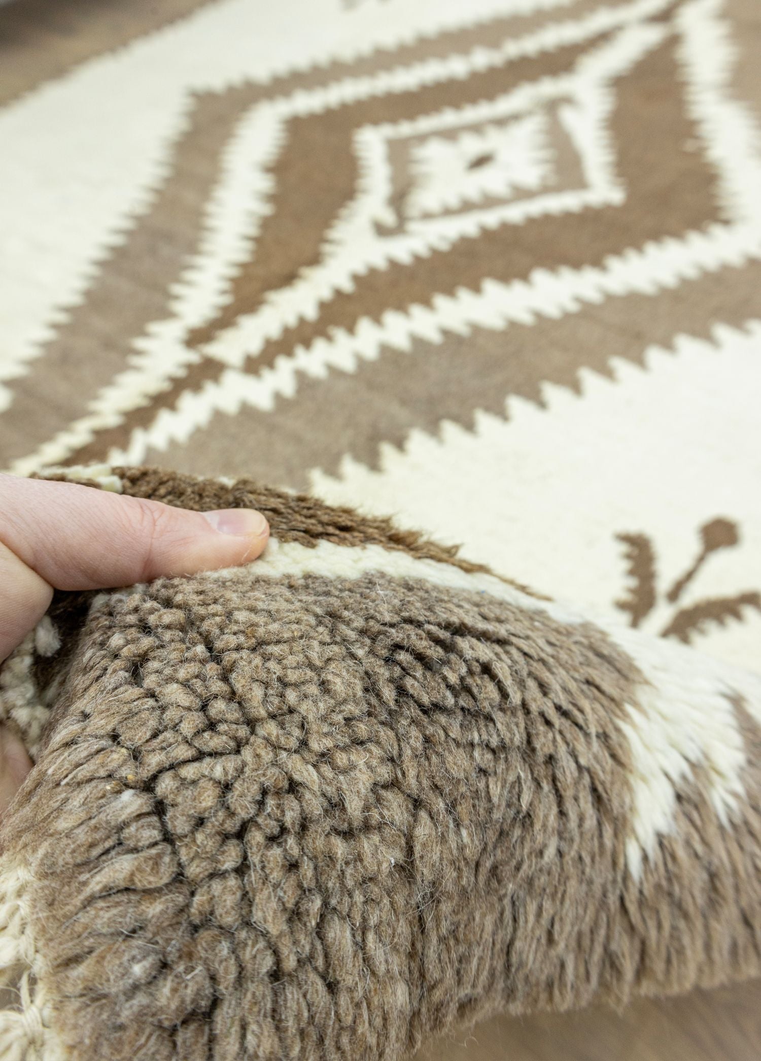 Soho Antiq-Kozlu Geometrik Desenli El Dokuma Halı 286x331 Cm-Halı-4-Milagron.com