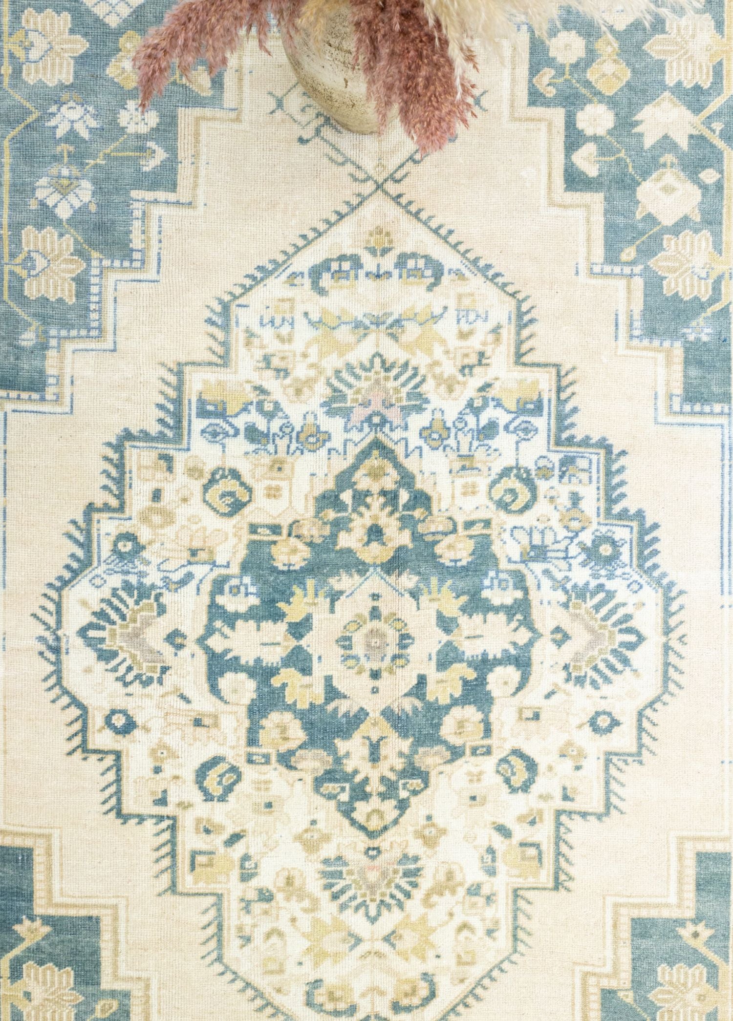 Soho Antiq-Larende Geometrik Madalyon Desenli El Dokuma Halı 190x337 Cm-Halı-4-Milagron.com