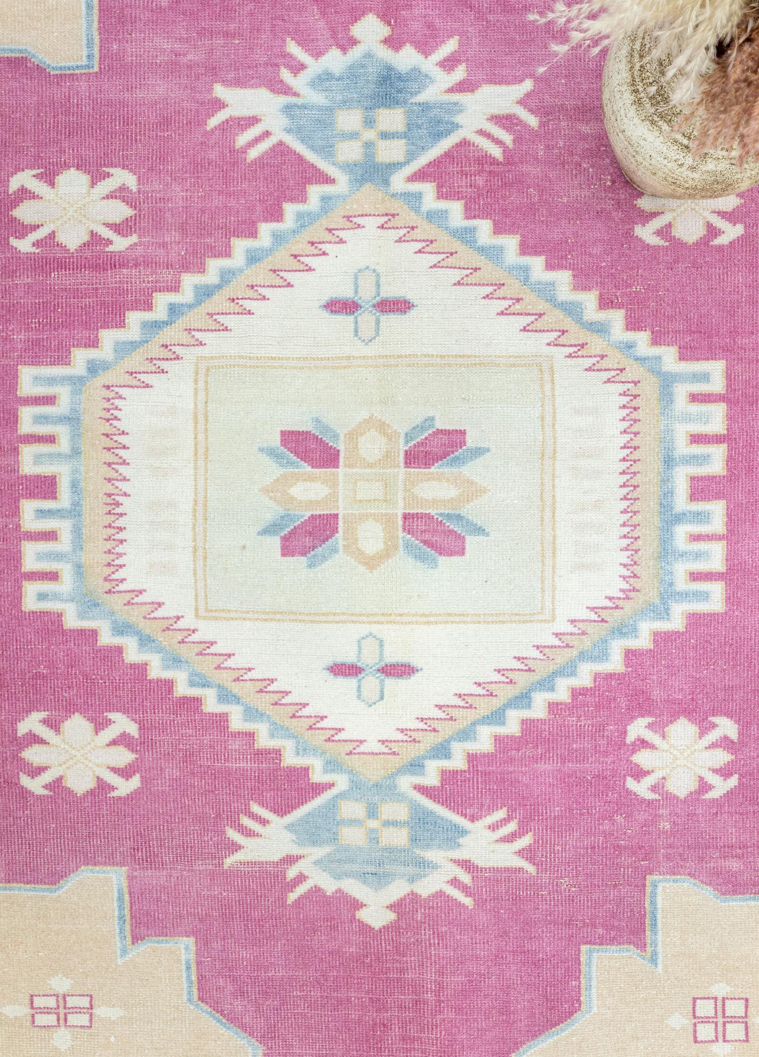 Soho Antiq-Rohit Rustik El Dokuma Pembe Yün Halı 193x272 Cm-Halı-3-Milagron.com