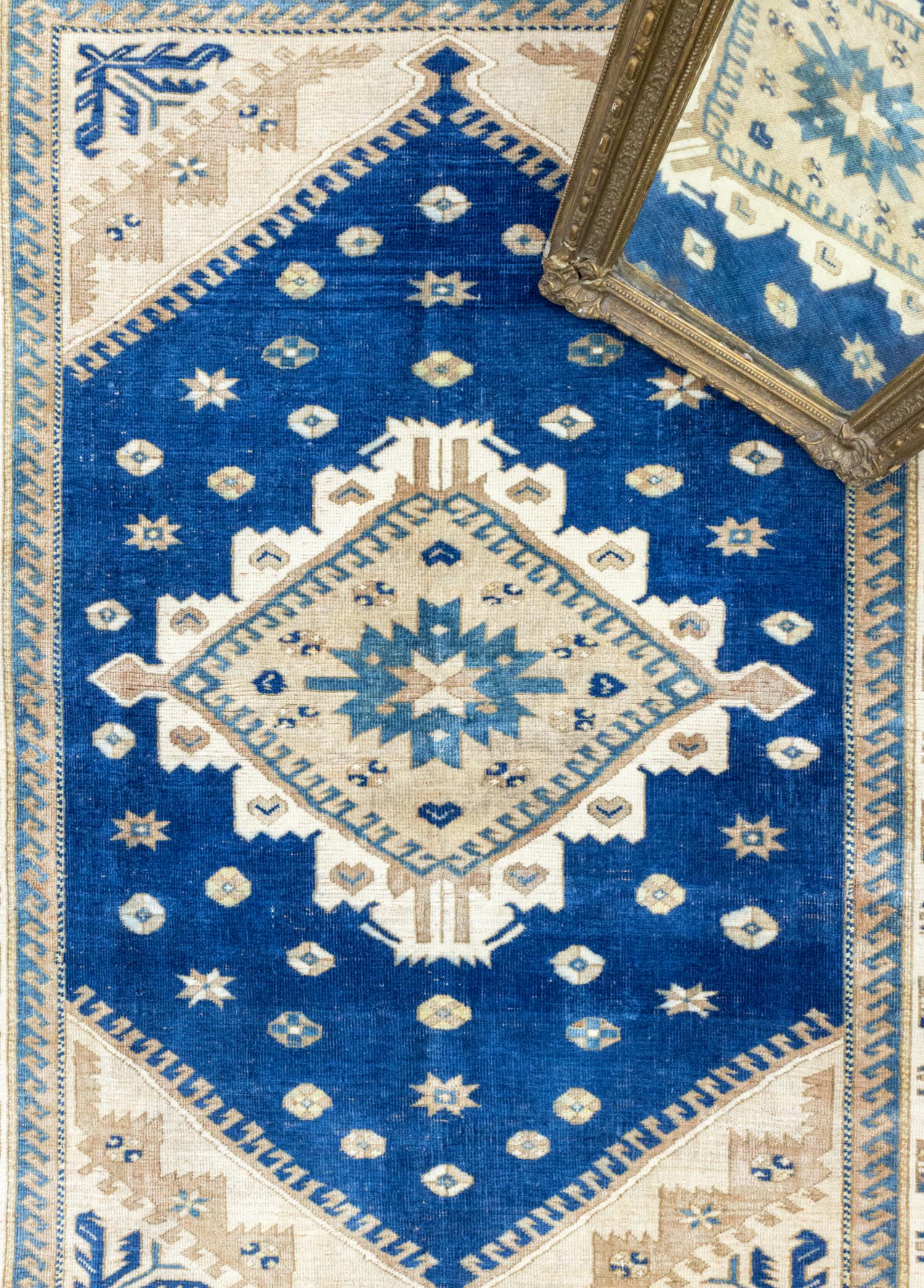 Soho Antiq-Zambak Rustik Desenli El Dokuma Yün Halı 146x201 Cm-Halı-3-Milagron.com