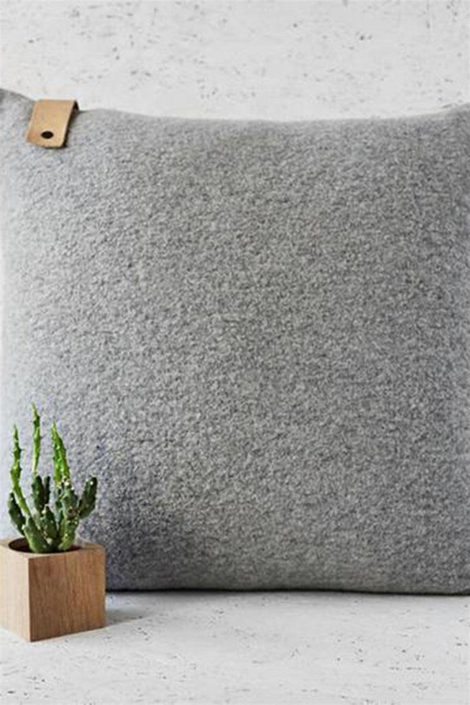 Moyha | Ev Tekstili | Cozy Açık Gri Yastık (60x60) | Milagron 